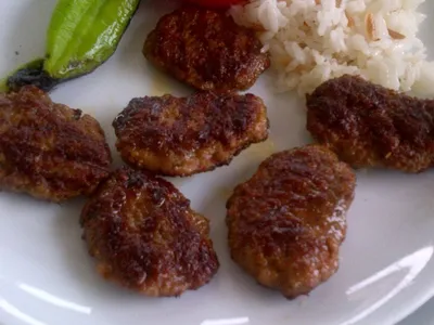 How to Make Akçaabat Köfte (Turkish Grilled Meatballs)