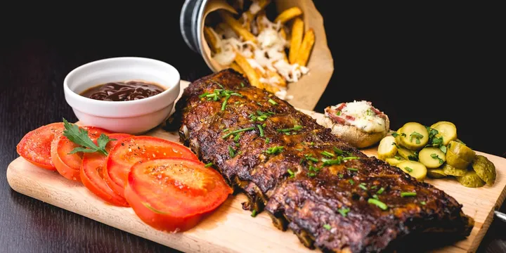 Bulgarian Kufteta (Grilled Meatballs with Cumin and Chubritsa)