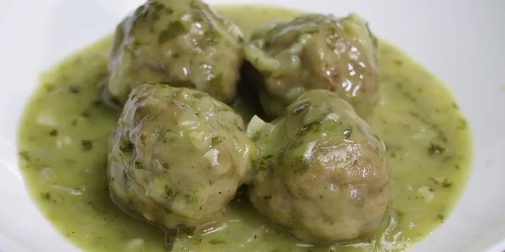 How to Make Albondigas en Salsa Verde (Mexican Meatballs)