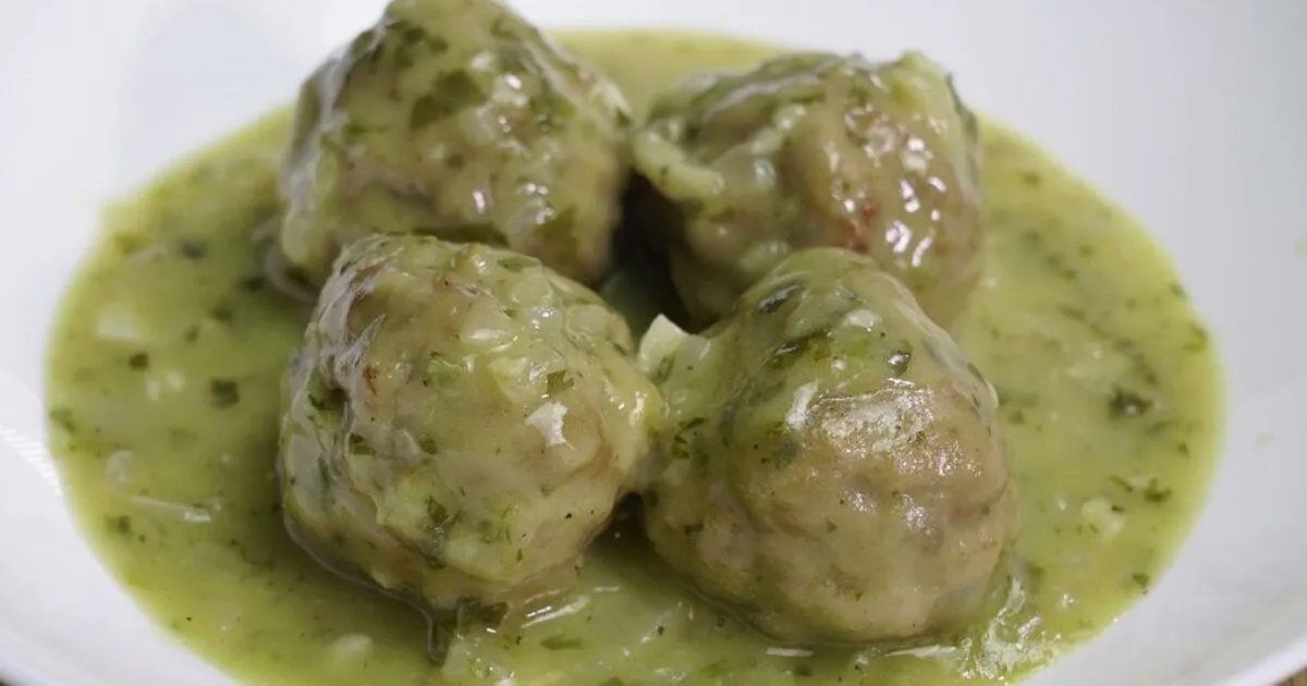 How to Make Albondigas en Salsa Verde (Mexican Meatballs)