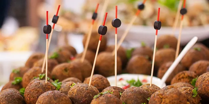 Cheeseburger Meatballs (Cheddar-Stuffed, 30 Minutes)