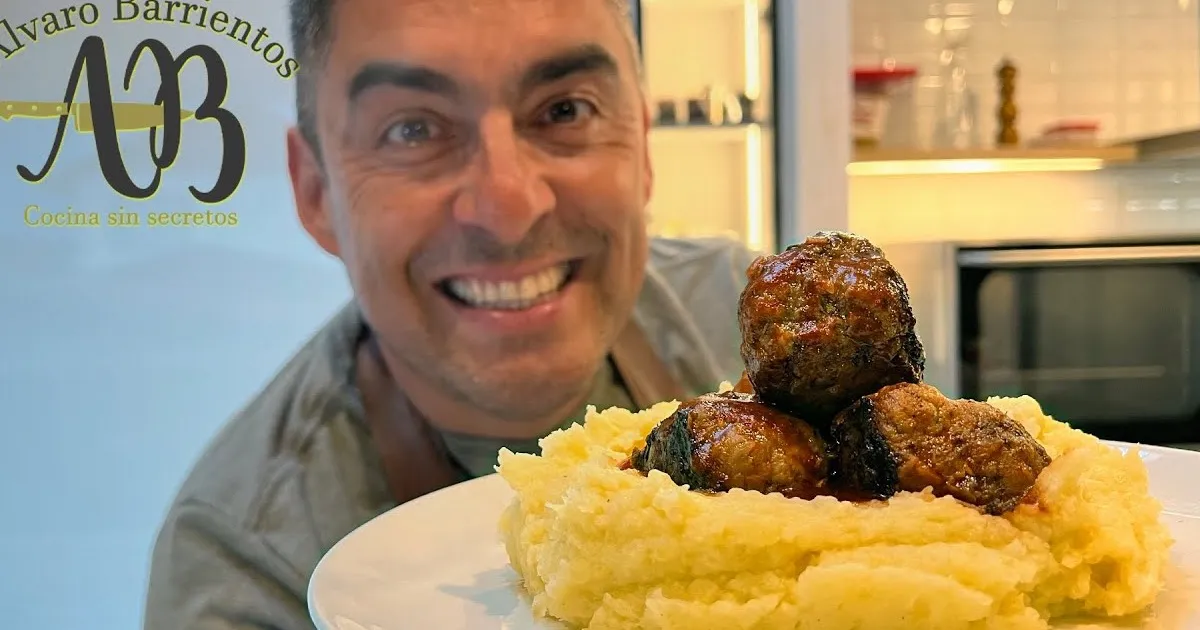 How to Make Chilean Albondigas al Jugo Meatballs