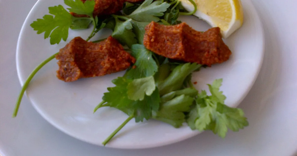 How to Make Çiğ Köfte (Vegan Turkish Bulgur Meatballs)