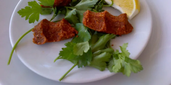 How to Make Çiğ Köfte (Vegan Turkish Bulgur Meatballs)