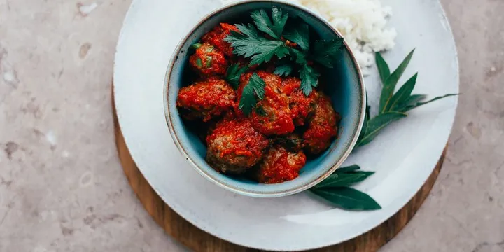 Dominican Albondigas Guisadas (Beef Meatballs in Tomato Sauce)