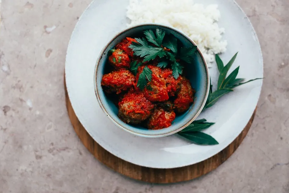 Dominican Albondigas Guisadas (Beef Meatballs in Tomato Sauce)
