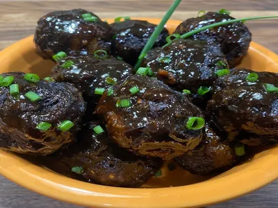 How to Make General Tso Meatballs (Sweet and Spicy Takeout Glaze)