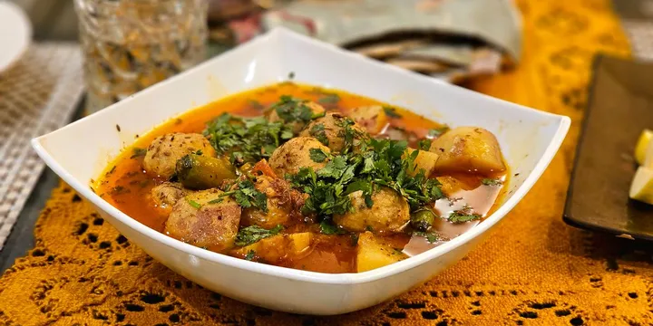 How to Make Goan Meatball Curry (Coconut Gravy)