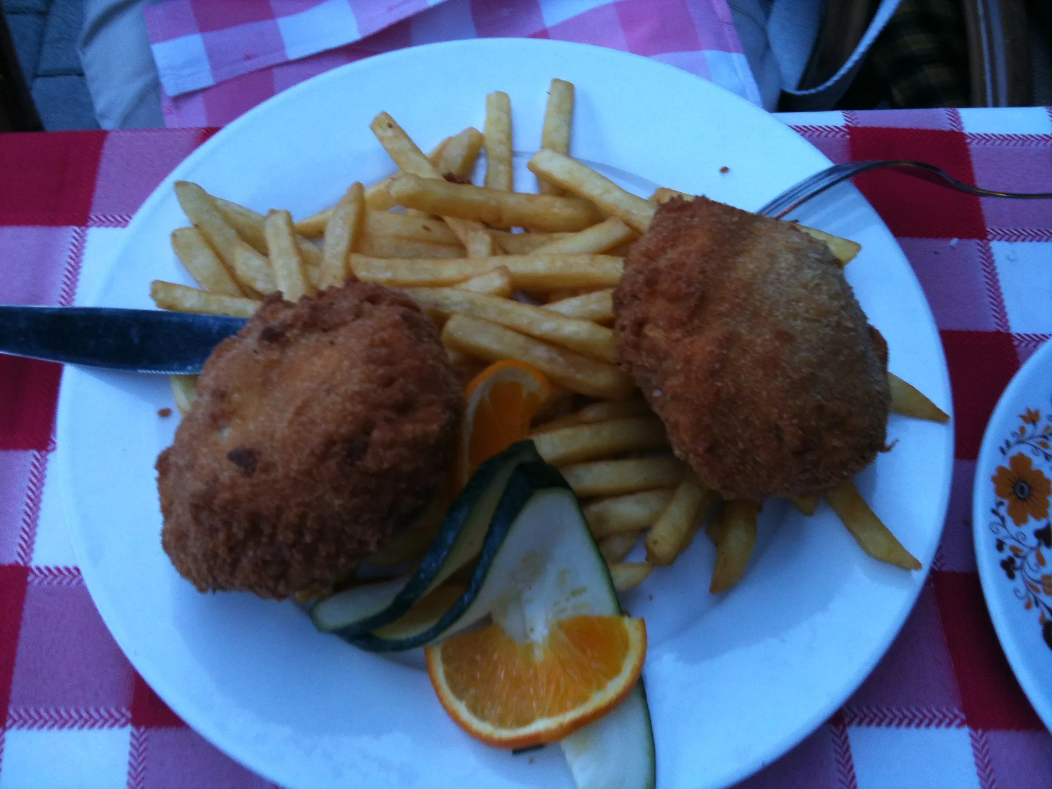 Hungarian Paprika Meatballs (Paprikás Húsgombóc) with Sour Cream Sauce