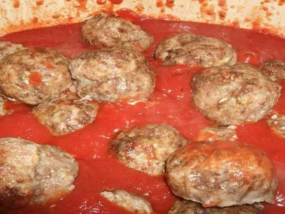 How to Make Iraqi Kofta (Baharat Meatballs in Tomato Sauce)