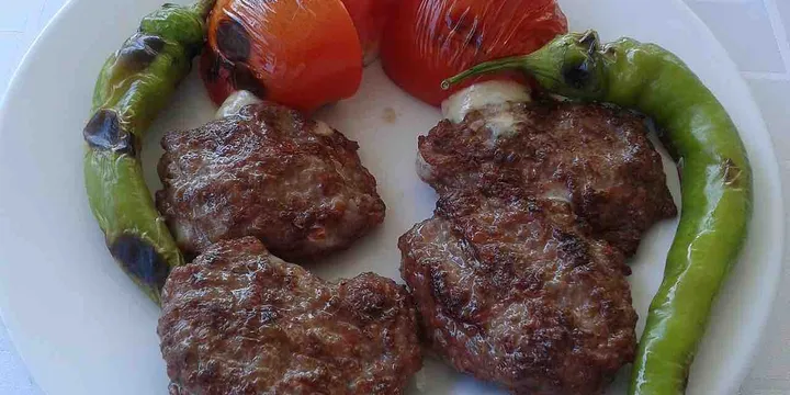 How to Make Kaşarlı Köfte (Cheese-Stuffed Meatballs)