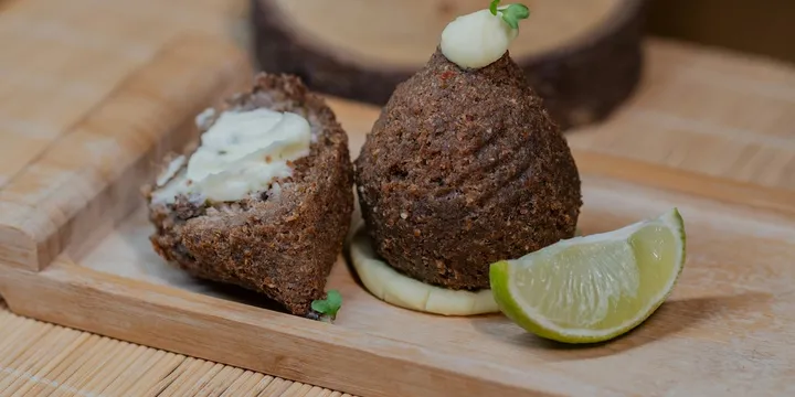 Icli Kofte: Turkish Stuffed Bulgur Meatballs (Crispy Kibbeh)