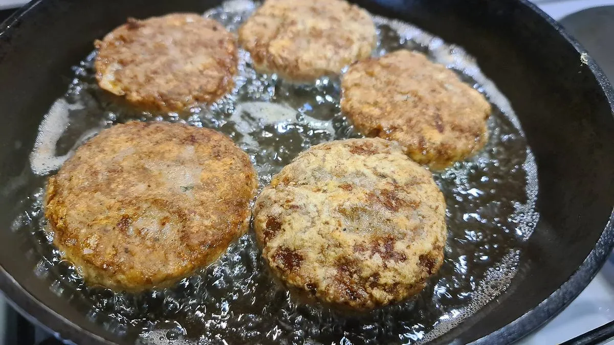 How to Make Macedonian Meatballs (Kjuftinja)