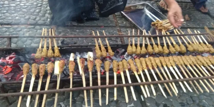 How to Make Sate Lilit (Balinese Chicken Skewers)