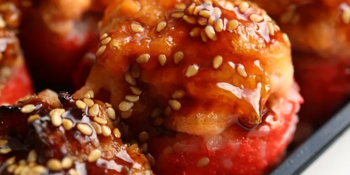 How to Make Sesame Chicken Meatballs (Sticky Sesame Glaze)