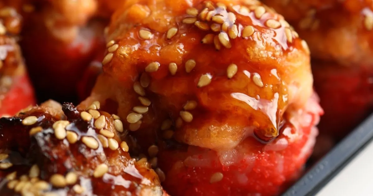 How to Make Sesame Chicken Meatballs (Sticky Sesame Glaze)
