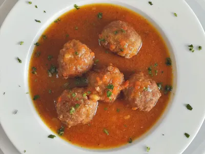 Sulu Köfte: Turkish Meatball Soup with Lemon-Egg Broth