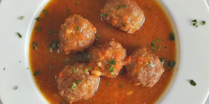 Sulu Köfte: Turkish Meatball Soup with Lemon-Egg Broth