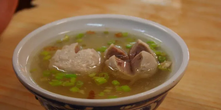How to Make Taiwanese Meatball Soup (Gong Wan Tang)