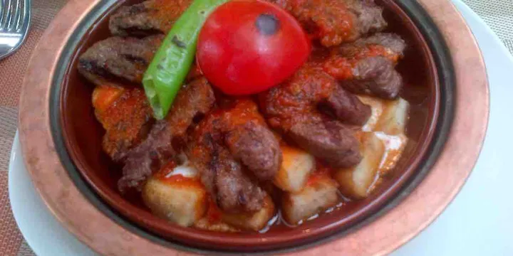 How to Make Tire Köfte (Turkish Meatballs on Pide)